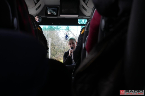 Nie mogą w świetlicach, więc organizują wyborcze spotkania w... autobusach - 0
