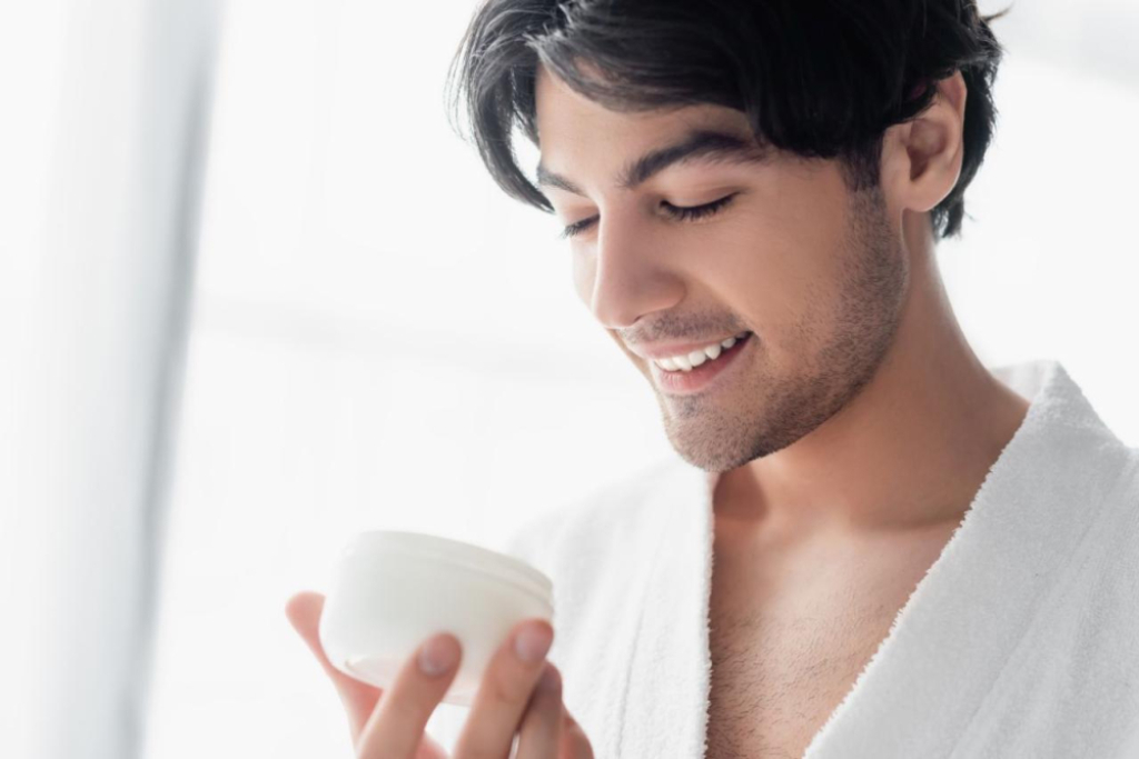 Kosmetyki dla męskiej cery na zimę – jak zadbać o skórę? - Materiał Sponsora