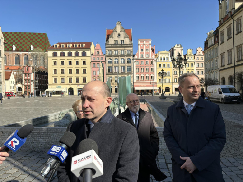 Prawo i Sprawiedliwość: Głosując na Jacka Sutryka, głosujemy na Koalicję Obywatelską - fot. RW