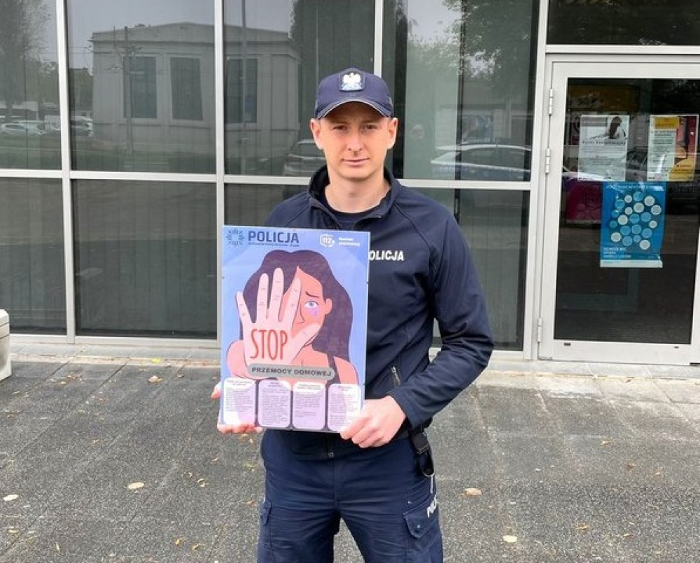 Wrocławski policjant zainicjował wyjątkową kampanię antyprzemocową „Stop przemocy domowej. Walczmy o bezpieczne i wspólne dobro" - fot. KMP we Wrocławiu