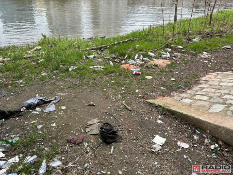 Nabrzeże Odry ponownie stało się wysypiskiem śmieci - 2