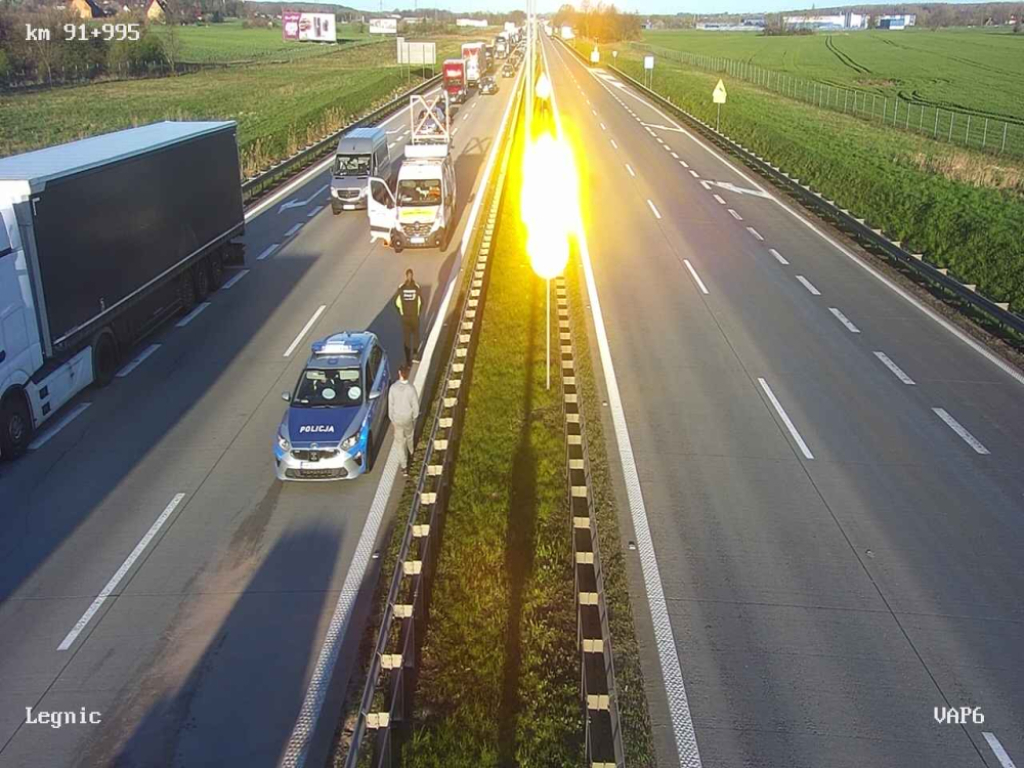Ogromne korki na A4. Przedświąteczny ruch i kolizje - kamery GDDKiA