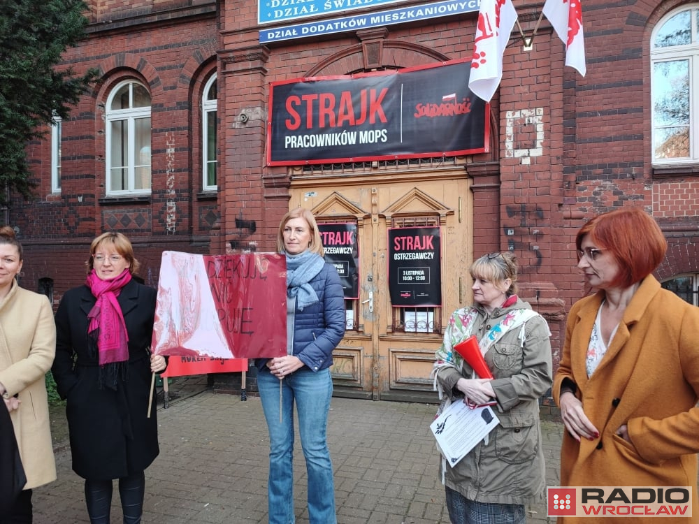 Pracownicy MOPS-u w Legnicy czują się oszukani i przekonują, że są gotowi do strajku - zdjęcie archiwalne / fot. Karolina Bieniek / Radio Wrocław