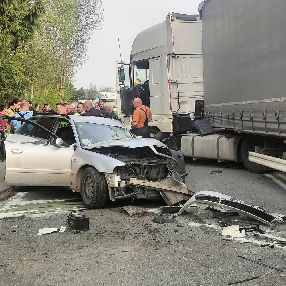 Czołowe zderzenie w Kudowie-Zdroju - fot. użyczone