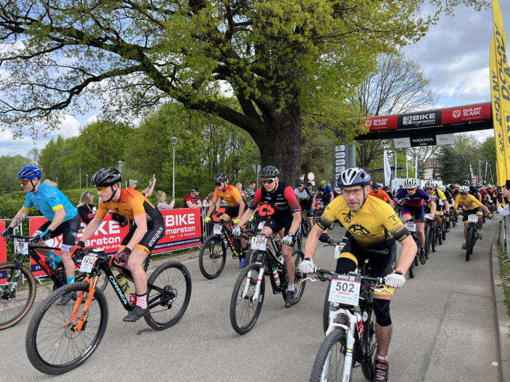 Kolarze ścigający się na rowerach MTB rozpoczęli sezon - fot. Aleksander Ogrodnik