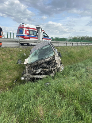 Uderzył w bariery i dachował na autostradzie A4 - 1
