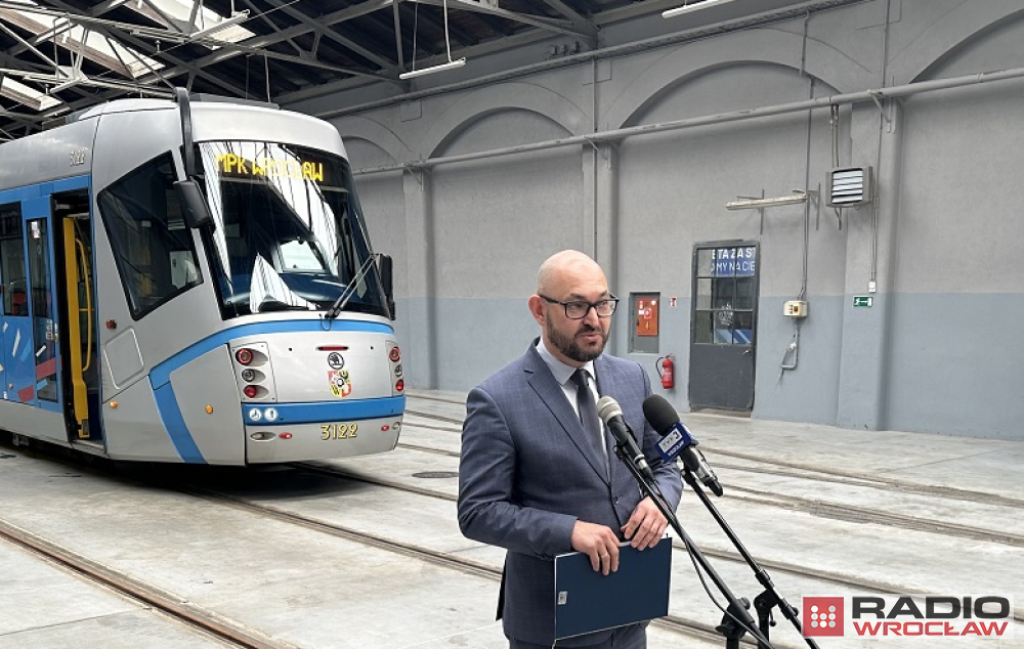 Wrocławskie MPK modernizuje tramwaje i kupuje nowe autobusy elektryczne - Fot: Piotr Osowicz