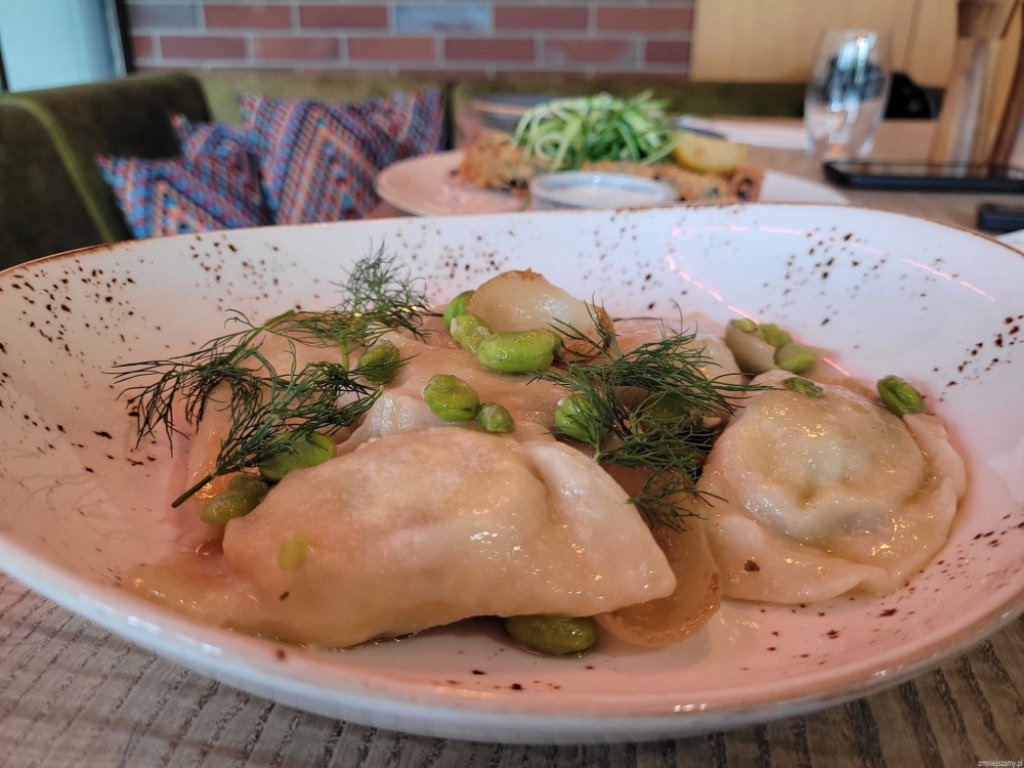 Poranek ze smakiem: Pierogi z bobem i sznycel z bakłażana - fot. Justyna Kościelna