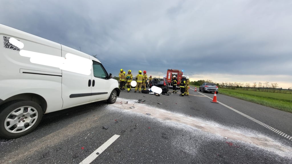 Wypadek czterech aut na A4. Dwie osoby zostały ranne [FILM] - fot. OSP KSRG Wiązów