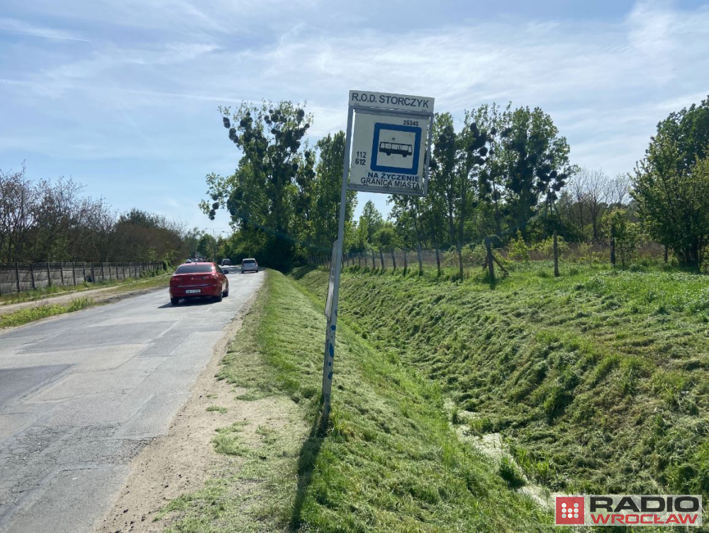 Z autobusu wysiadają prosto do rowu - fot. Martyna Czerwińska