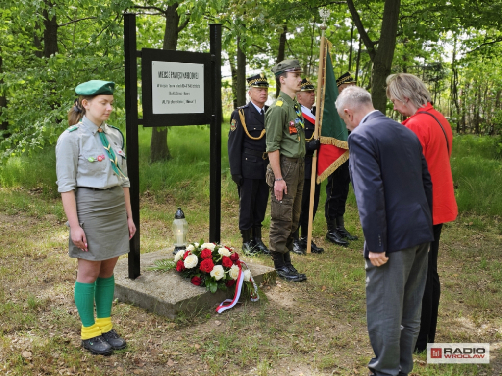 Hołd ofiarom obozu koncentracyjnego Gross-Rosen - Fot: Bartosz Szarafin