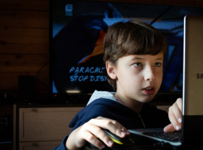 8-latek włamał się do sąsiada. Instruktaż znalazł w Internecie