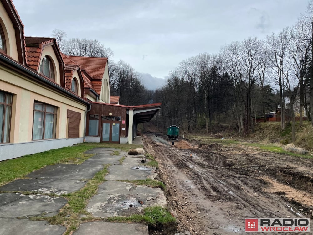 Pociągiem do Karpacza dopiero w grudniu - fot. RW
