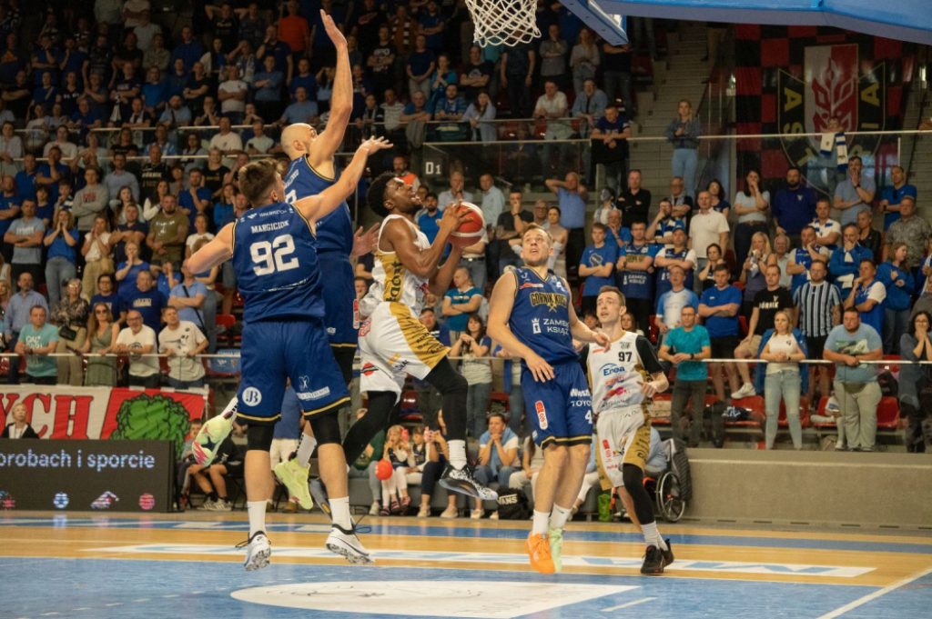 Remis w walce o Basket Ligę - fot. Maja Radczak