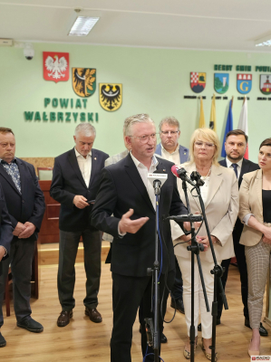 Nowy zarząd powiatu wałbrzyskiego chce odbudować relacje z gminami - 1