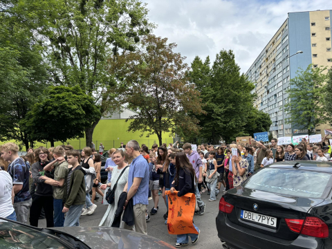 Dzieci apelują o szkolne ulice - wolne od spalin i bezpieczne - 0