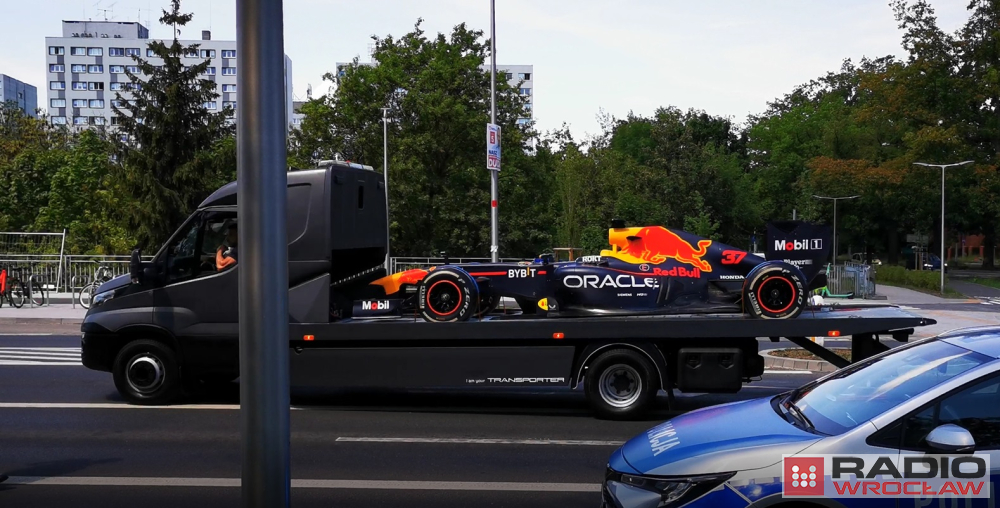 Aleja Wielkiej Wyspy stała się torem dla bolidu F1 - fot. Radio Wrocław
