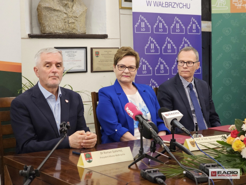 II LO w Wałbrzychu podpisało porozumienie z Uniwersytetem Medycznym we Wrocławiu - 1