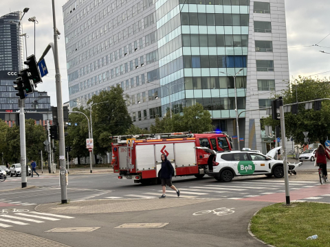 Transport krwi nie dotrze na czas? Stłuczka z udziałem ambulansu - 0