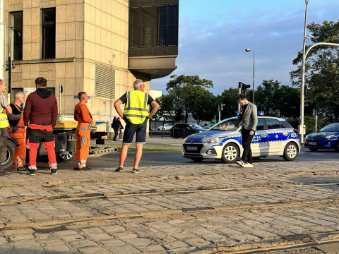 Transport krwi nie dotrze na czas? Stłuczka z udziałem ambulansu - 1
