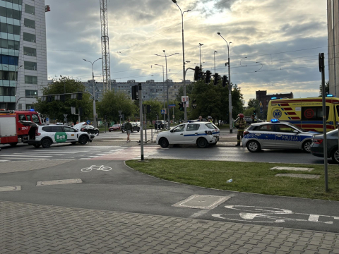 Transport krwi nie dotrze na czas? Stłuczka z udziałem ambulansu - 3