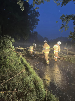 Kule gradu i silny wiatr na Dolnym Śląsku [ZDJĘCIA] - 1