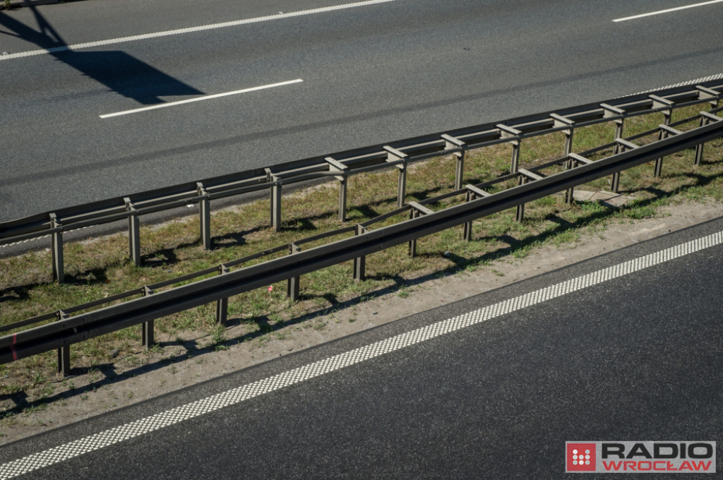 Kolizja na A4: Zablokowany pas w kierunku Wrocławia - fot. RW