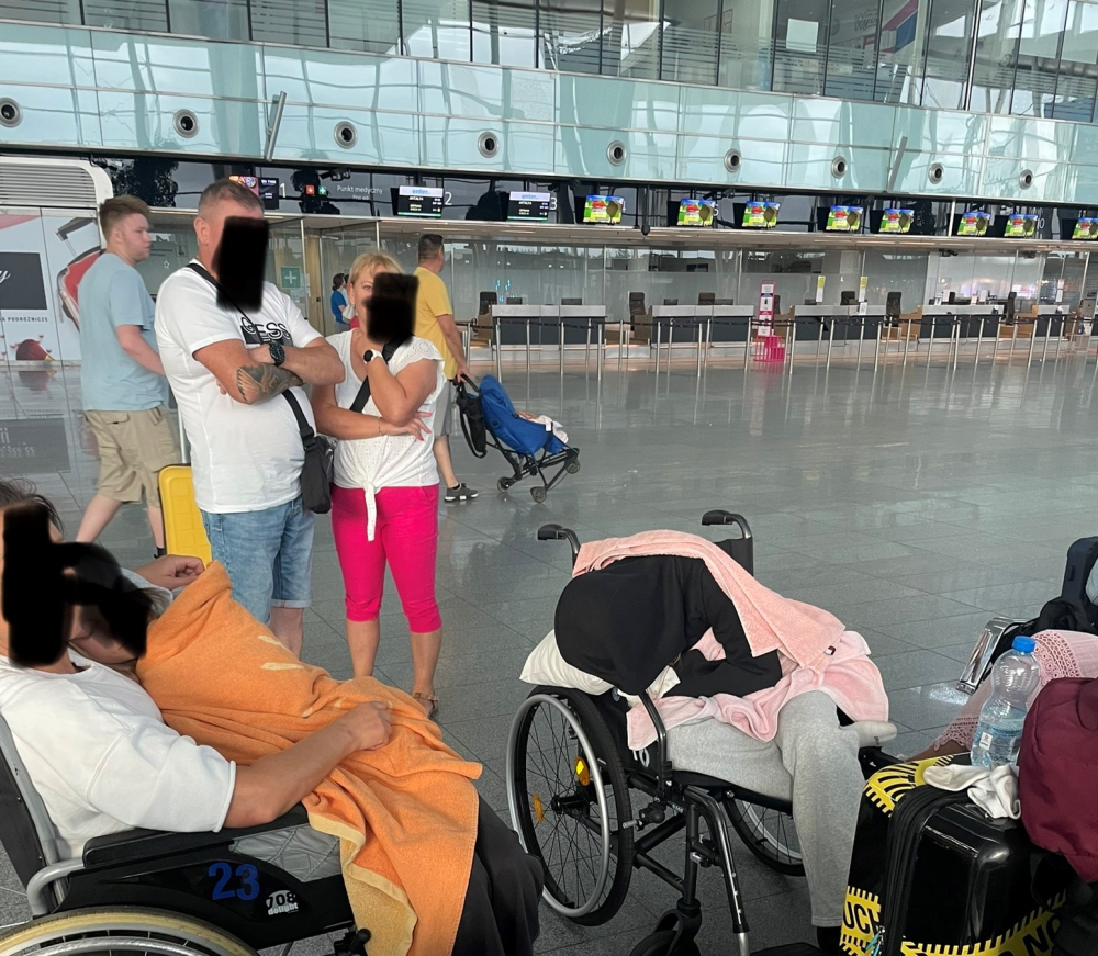 Spędzili noc na wrocławskim lotnisku — w końcu dolecieli na wakacje – fot. Słuchacze