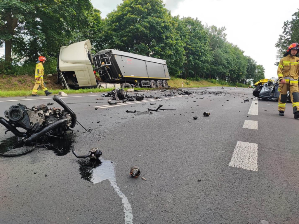 Śmiertelny wypadek na drodze 352 - fot. KP PSP w Zgorzelcu