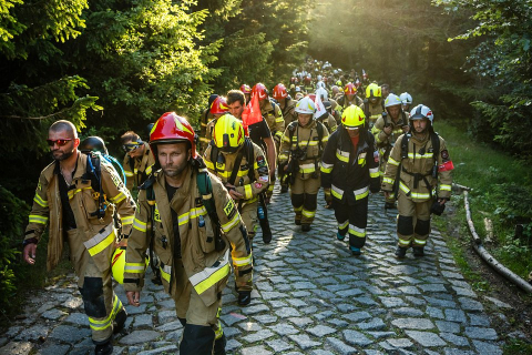 Sobotnie działania strażaków na szczycie Śnieżki - 28