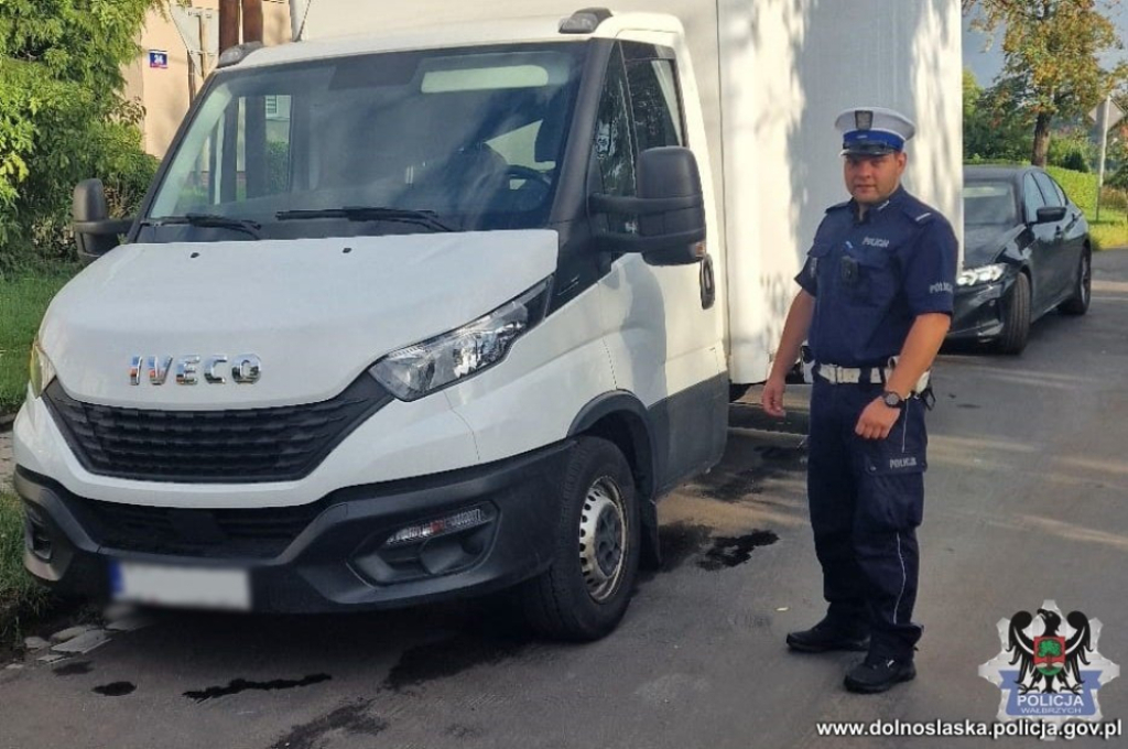 Wyszedł ze szpitala psychiatrycznego i... ukradł samochód - fot. Policja
