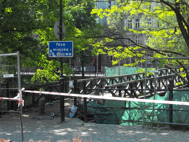 Remont kładki nad fosą - 1