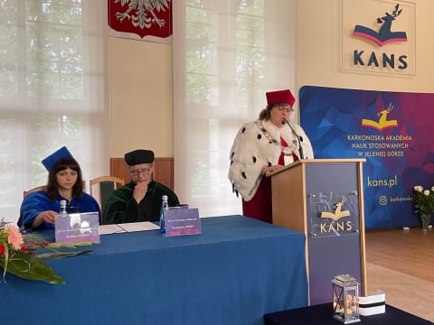Kolejni studenci opuścili mury jeleniogórskich uczelni - 1