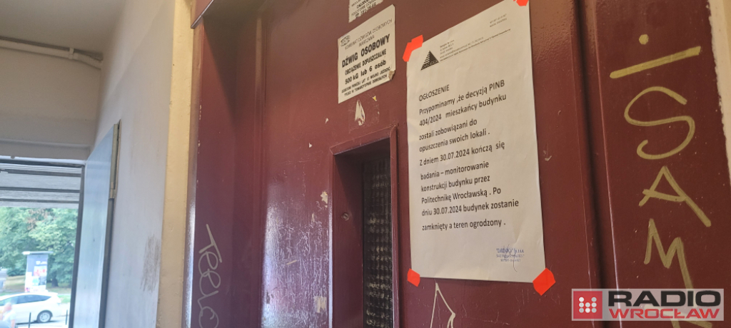 Wielkie pakowanie w Trzonolinowcu. Mieszkańcy muszą się wyprowadzić - fot. RW
