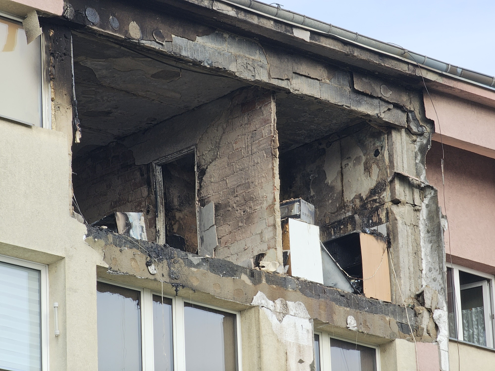 Wybuch gazu w Bielawie. Sąsiedzi uratowali mężczyznę przed płomieniami | AKTUALIZACJA - fot. Bartosz Szarafin