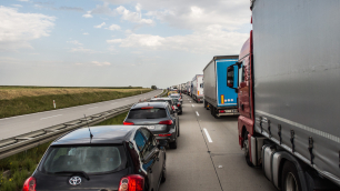 Wypadek 3 ciężar&oacute;wek na autostradzie A4