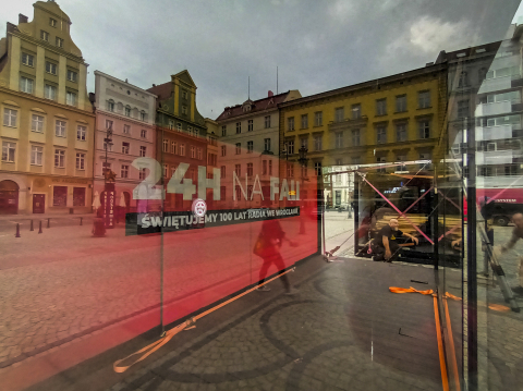 Ruszyła budowa plenerowego radia - już jutro 24 godzinny program z placu Solnego - 4