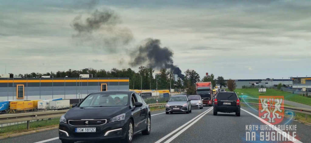 NA A4 płonie ciężarówka - fot. czytelnik/Kąty Wrocławskie na sygnale