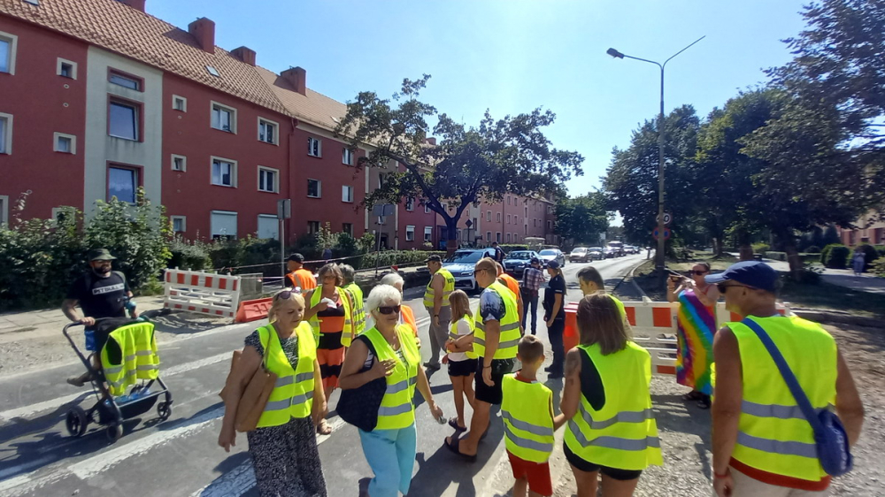 Mieszkańcy Legnicy walczą o al Rzeczpospolitej – fot. Andrzej Andrzejewski