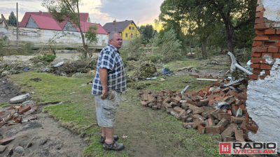 Mieszkańcy Ołdrzychowic dziękują ludziom za pomoc. &bdquo;Na służby nie ma co liczyć"