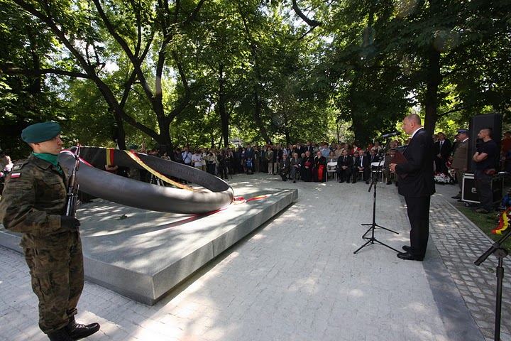 Pomnik rotmistrza Witolda Pileckiego - 4