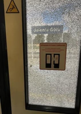Pociąg Kolei Dolnośląskich ostrzelany! Sprawca celował w maszynistę - 0