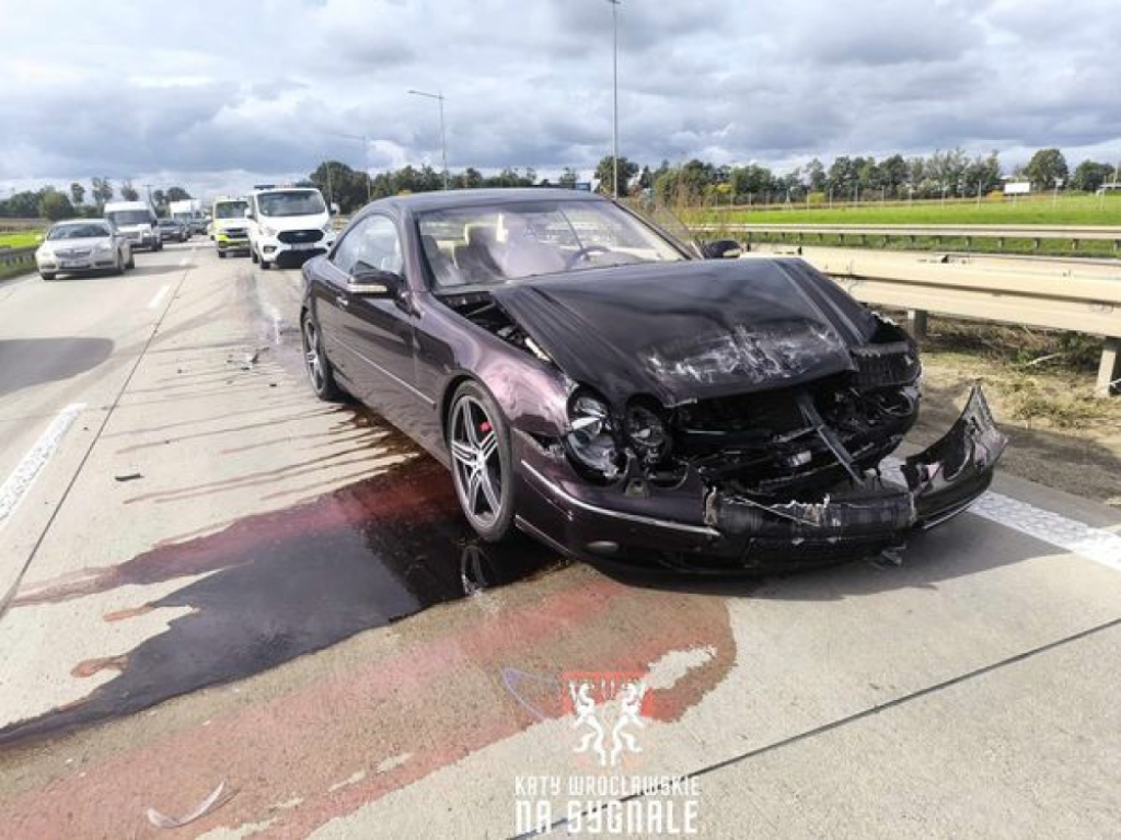 Kolizja na autostradzie A4 w kierunku Wrocławia – fot. czytelnik/ Paweł Bielawski, Pomoc Drogowa Kąty Wrocławskie Wrocław