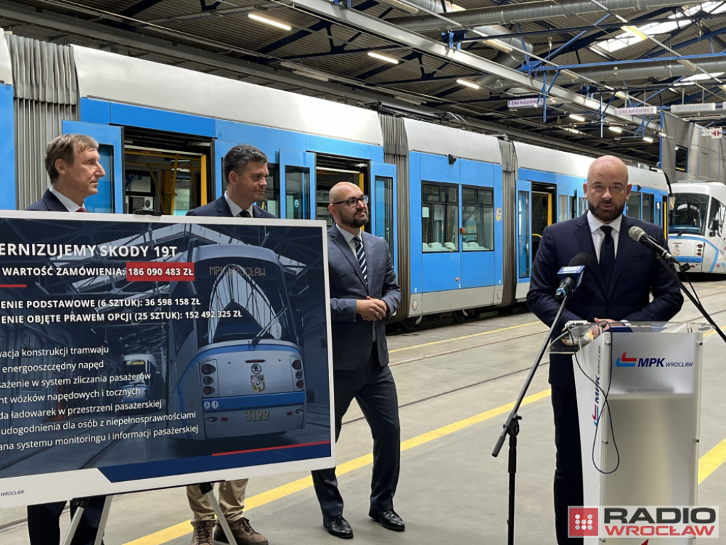Po 14 latach pracy tramwaje idą do renowacji. "Rozbierzemy te tramwaje" – fot. Beata Makowska