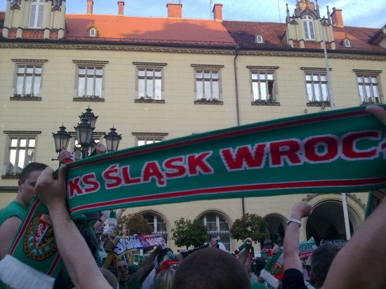 Rynek zielony od szalików - 18