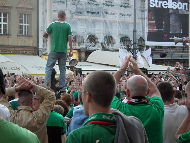 Rynek zielony od szalików - 12