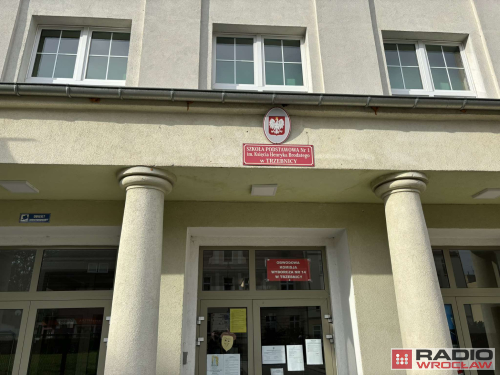 W obwodzie nr 14 ruszyły ponowne wybory na stanowisko burmistrza Trzebnicy - fot. Mateusz Florczyk