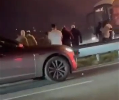 Policja zatrzymała kilku pseudokibic&oacute;w, kt&oacute;rzy brali udział w b&oacute;jce na Autostradowej Obwodnicy Wrocławia