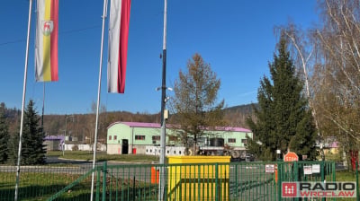 "Smr&oacute;d niesamowity". W Jeleniej G&oacute;rze może tak być przez kilka tygodni