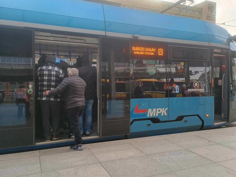 "Zerówka" wraca do Wrocławia. Weekendowy tramwaj połączy Dworzec Główny z Zoo. – zerowka na placu Grunwaldzkim/fot. materiał prasowy